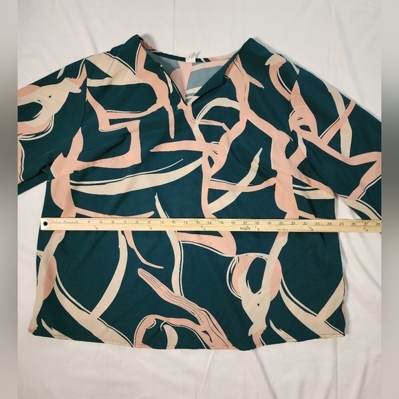 Womens Green and Pink Allover Print Lightweight 2X V Neck Blouse - Picture 4 of 7